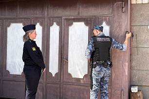 Сотрудников Энгельсского дома-интерната торжественно поздравили в правительстве Саратовской области